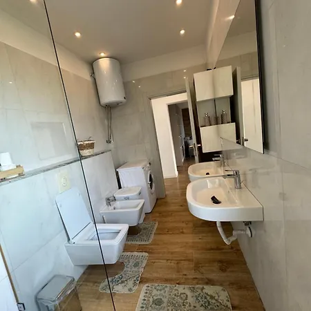 Kreilux Valona Apartment *