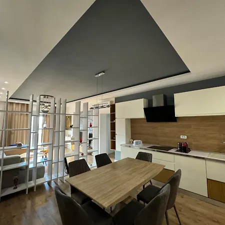 Kreilux Valona Apartment *