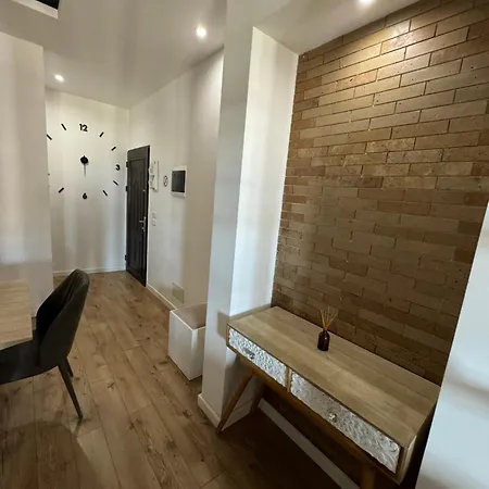 Kreilux Valona Apartment