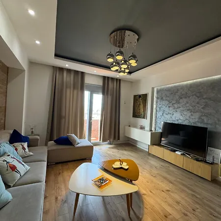 Kreilux Valona Apartment