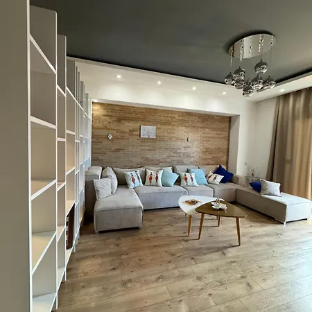 Kreilux Valona Apartment *