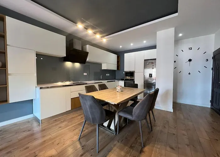 Kreilux Valona Apartment