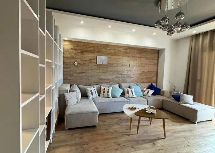 Kreilux Valona Apartment *